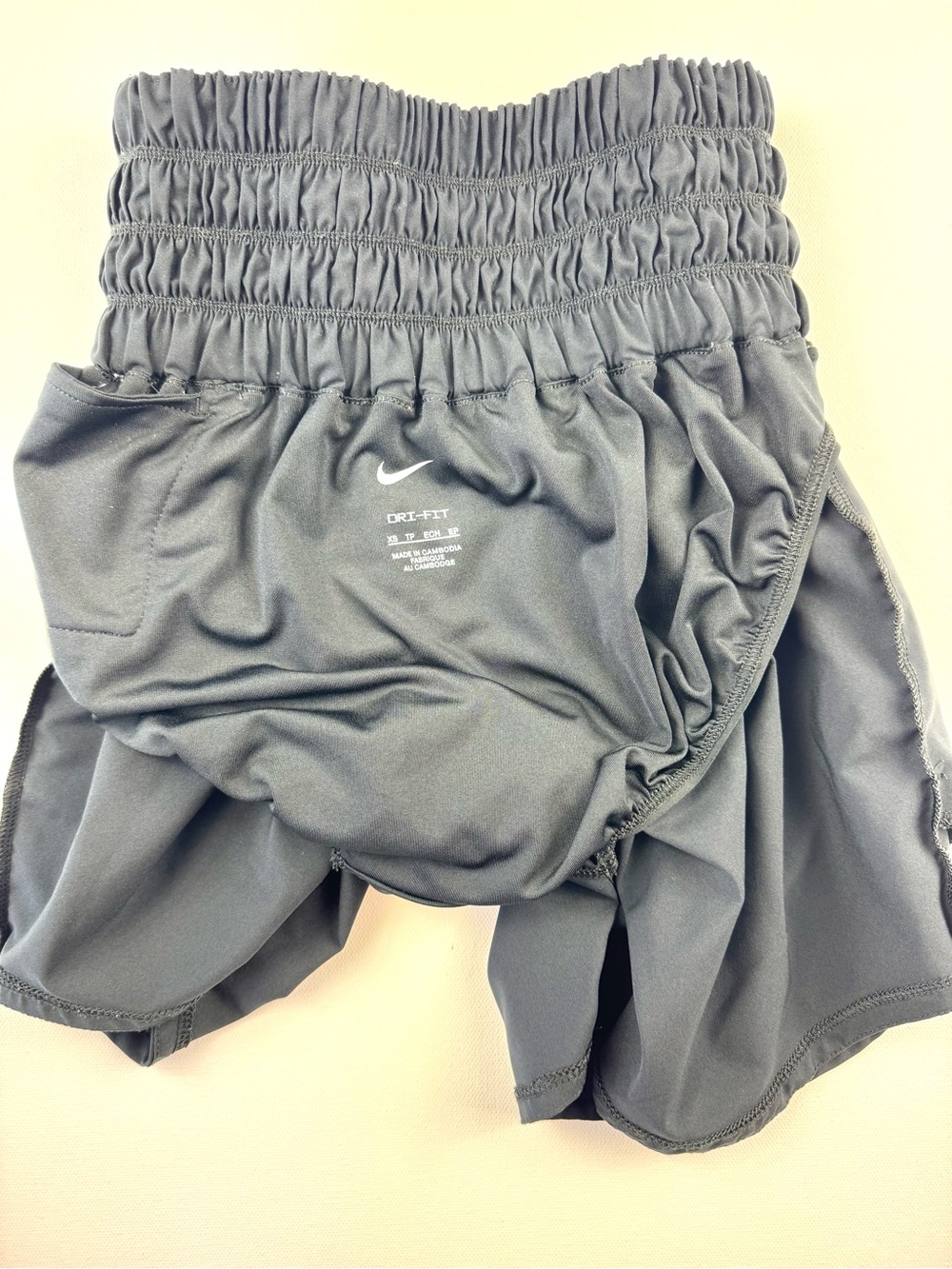 Nike Women’s Black Ultra High Waisted Athletic Short Brief Lined 3” Pocket XS - Picture 3 of 8